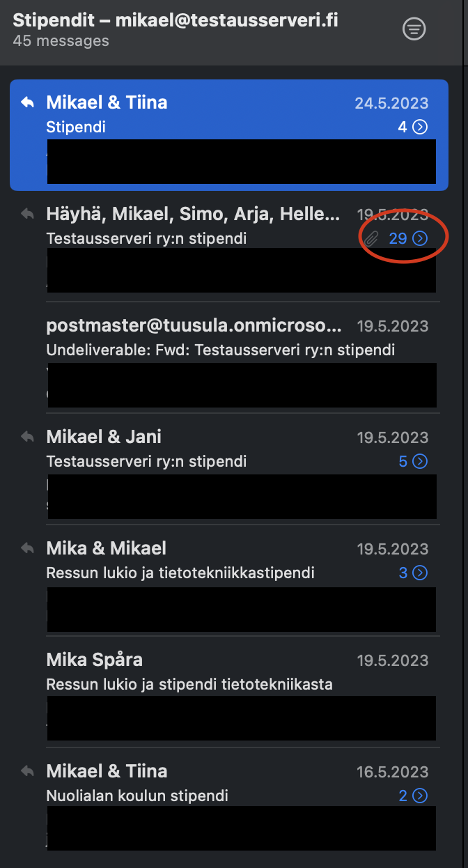 Aika monta meiliä. Näköjään Apple Mail ryhmittelee ketjut otsikon mukaan.